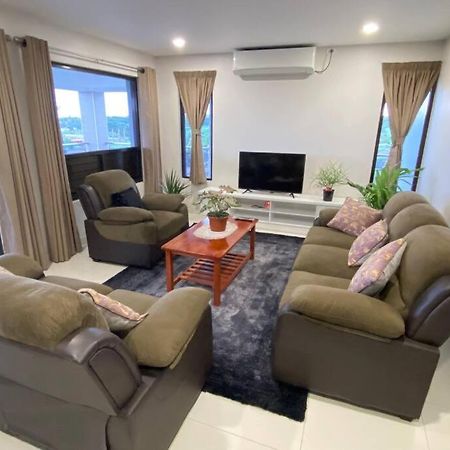 Lovely 4-Bedroom Holiday Home With Free Parking. Lautoka Bagian luar foto